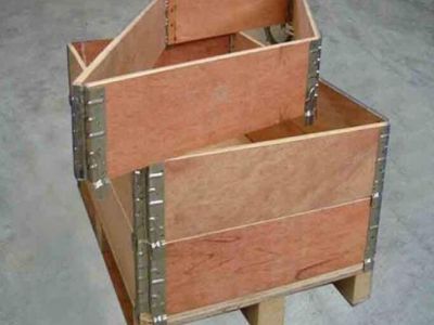 Folding wooden box